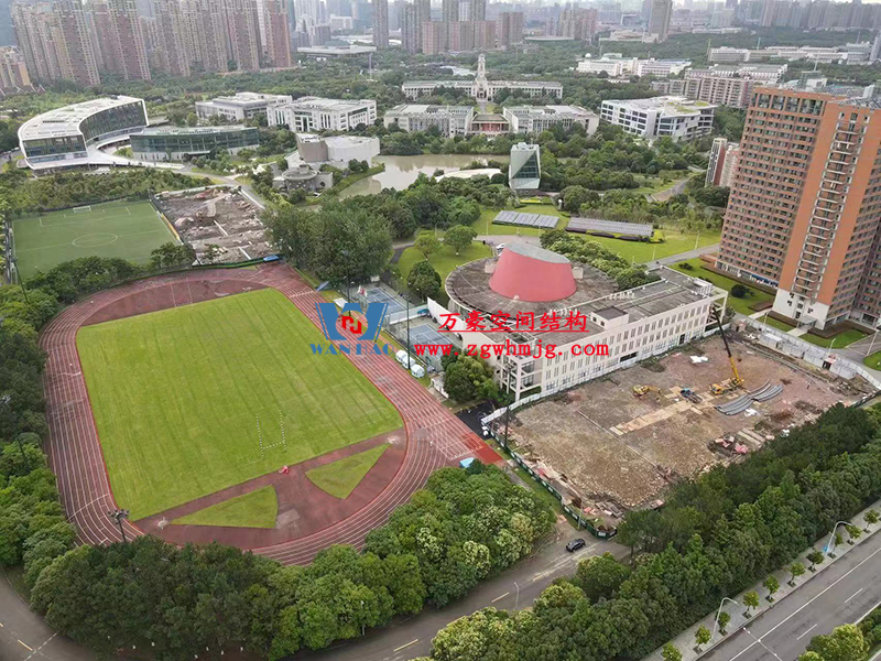 寧波諾丁漢大學室外運動場地改擴建項目膜結(jié)構(gòu)工程預埋件施工完成