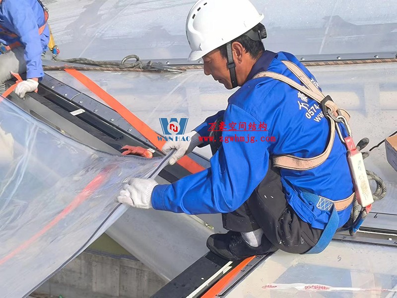 勞動最光榮，致敬一線工作者！