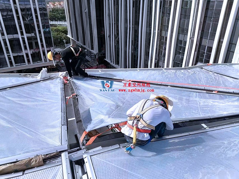 縱使烈日炎炎，腳步從未止歇！海南這個ETFE氣枕膜項目施工進度有最新消息