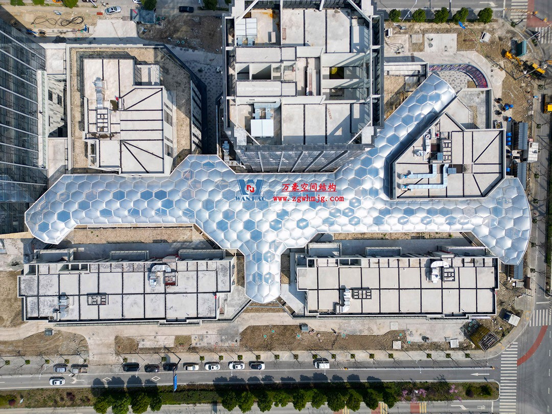 已完工，這個ETFE氣枕商業(yè)天幕閃亮登場！