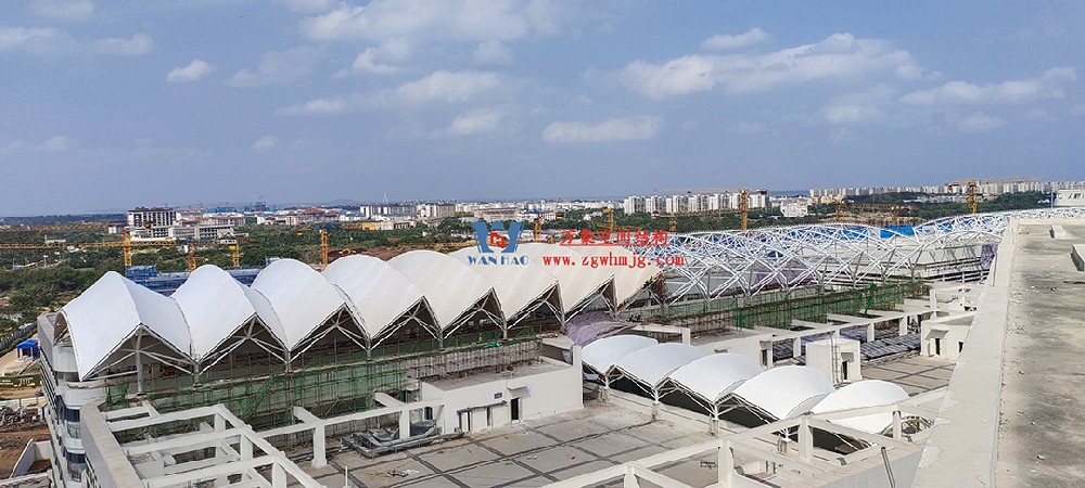 施工加速，這個PTFE膜結(jié)構(gòu)天幕即將完工！