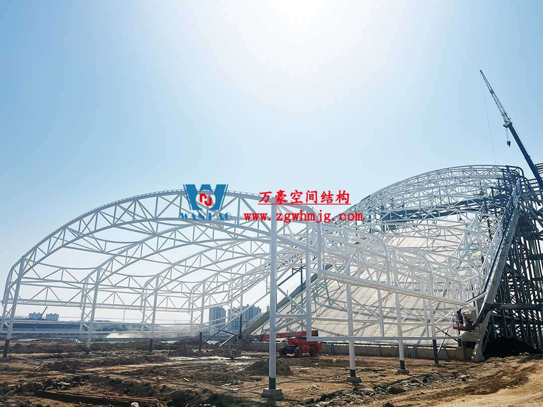 馭風(fēng)逐沙，織就賽道美學(xué)——比亞迪紹興嵊州賽車場(chǎng)干拔沙坡觀景平臺(tái)鋼膜結(jié)構(gòu)