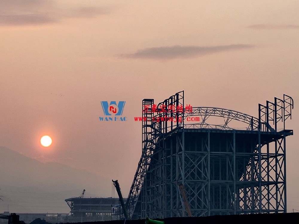 馭風(fēng)逐沙，織就賽道美學(xué)——比亞迪紹興嵊州賽車場干拔沙坡觀景平臺鋼膜結(jié)構(gòu)