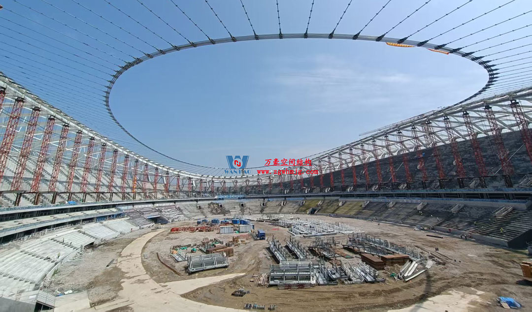 無(wú)錫奧體中心體育場(chǎng)ETFE膜首吊成功，太湖畔將閃耀“生態(tài)之光”