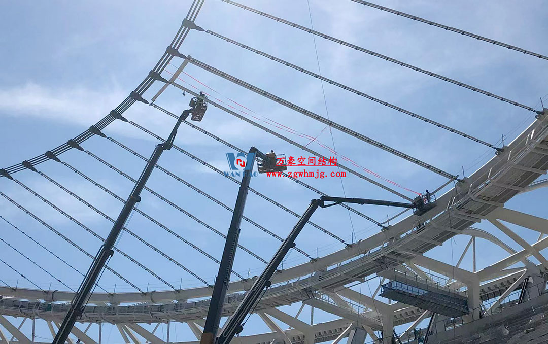 無(wú)錫奧體中心體育場(chǎng)ETFE膜首吊成功，太湖畔將閃耀“生態(tài)之光”