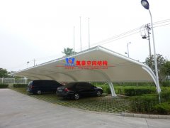 如何選擇膜結(jié)構(gòu)車棚材料？選擇膜結(jié)構(gòu)車棚材料的基本原則是什么？