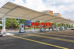 充電樁膜結(jié)構(gòu)車棚有什么特點？為何如此受歡迎？
