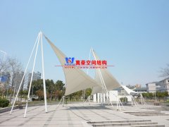 膜結(jié)構(gòu)建筑的連接部位哪些環(huán)節(jié)很重要？需要注意什么問題？